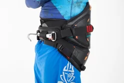 Starboard Drake X-15 Windsurf Trapez Slalom Hüft & Sitz Kombi 2024 - S -Surfen Und Kitesurfen Geschäft 2023 harness x 15 side 1024x682 1