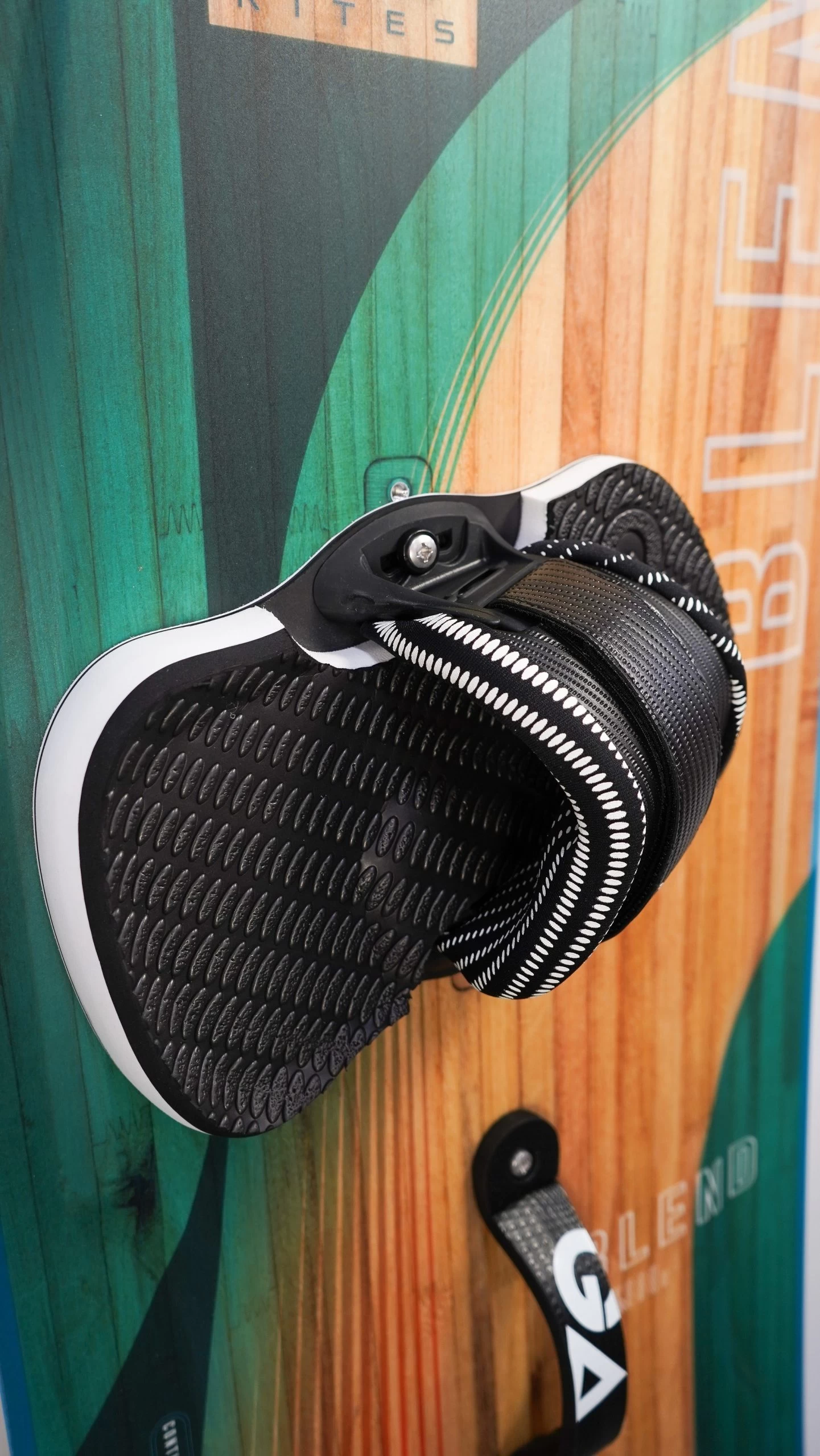 GAASTRA GA Kite Board Set Blend 2024 - 143x43 (Board Only) 3 GAASTRA GA Kite Board Set Blend 2024 - 143x43 (Board Only) - Image 3