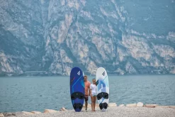 FANATIC Windsurf Board Blast HRS 2023 - 100 -Surfen Und Kitesurfen Geschäft marcolang debborahmueller blasthrs23 blastltd23 ls promo by sicrowtherfanatic duotone lakegarda d6i2789