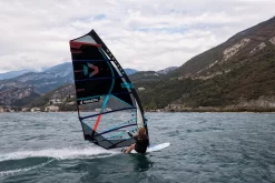 FANATIC Windsurf Board Blast HRS 2023 - 100 -Surfen Und Kitesurfen Geschäft sarahjackson blasthrs23 s pace23 by sicrowtherfanatic duotone lakegarda d6i3733